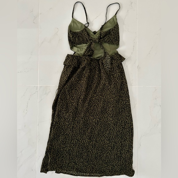 Francesca’s ruffle midi dress - Picture 6 of 9